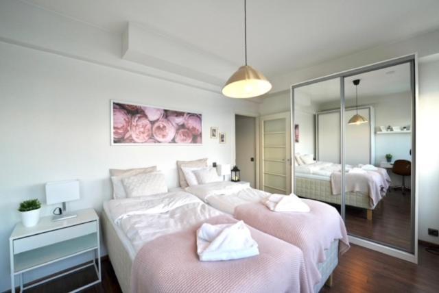 Cozy And Bright 2-Bedroom Apartment Washer And Dryer, King Size Bed Rovaniemi Exteriör bild